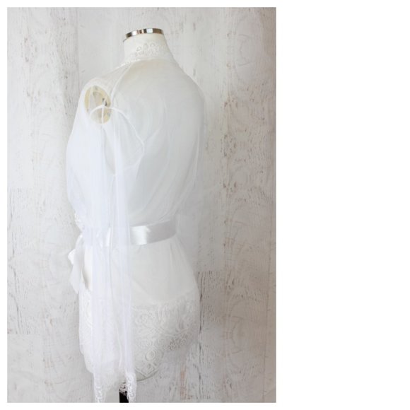 Boutique White Small Lace Sexy Bridal Robe Thong - Picture 5 of 8